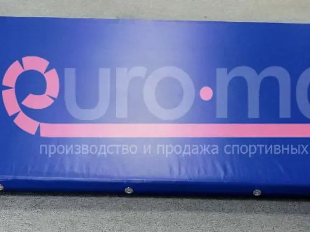 Синий прямоугольный мат с люверсами на боковине