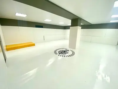 Борцовский ковёр с логотипом Император и стеновые протекторы, вид с другого ракурса