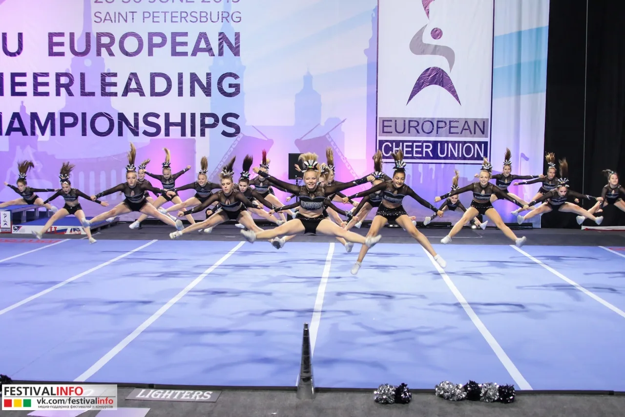 Команда Lighters в галерее чёрной команды