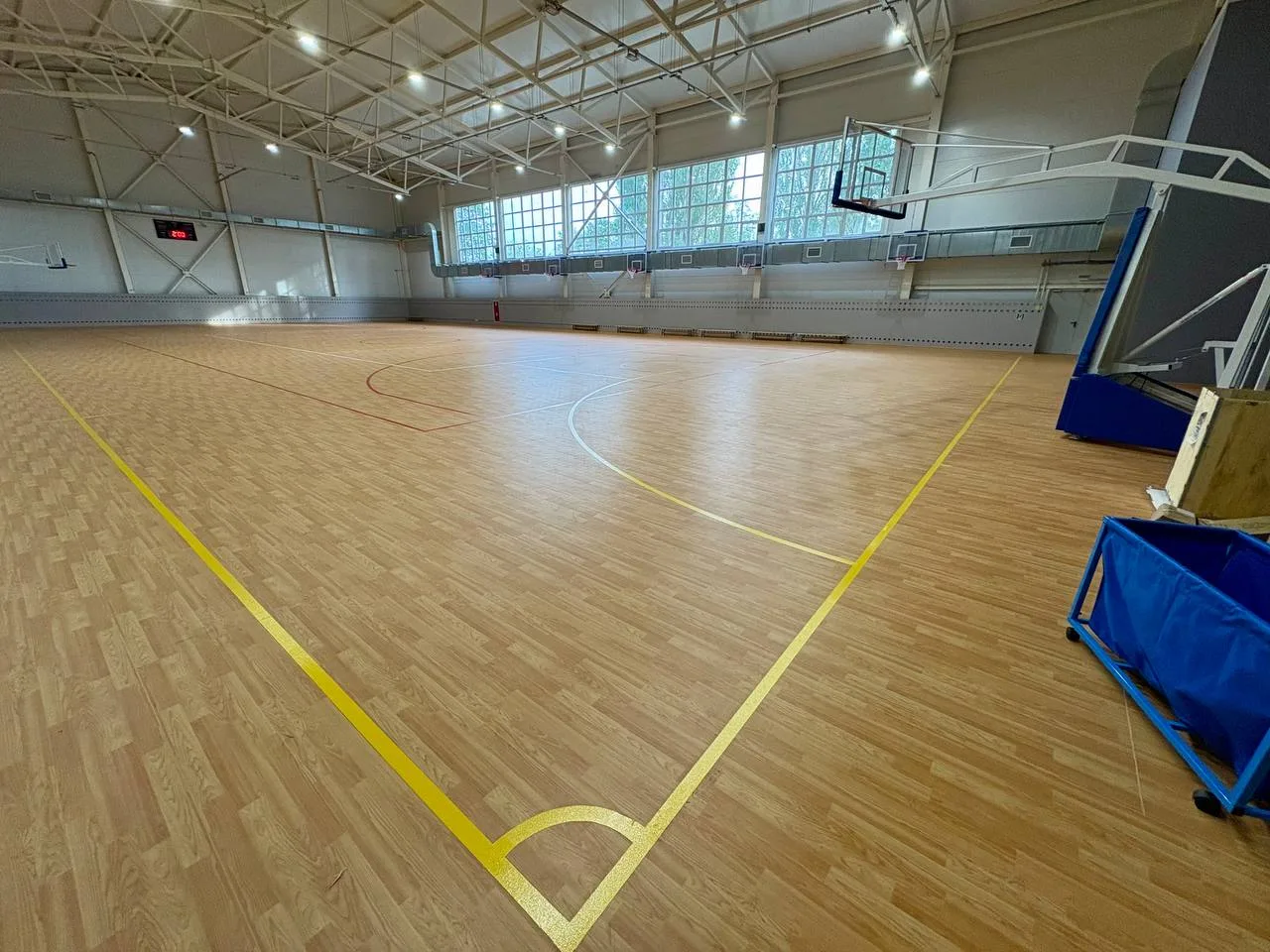 Завершённая баскетбольная разметка жёлтого цвета