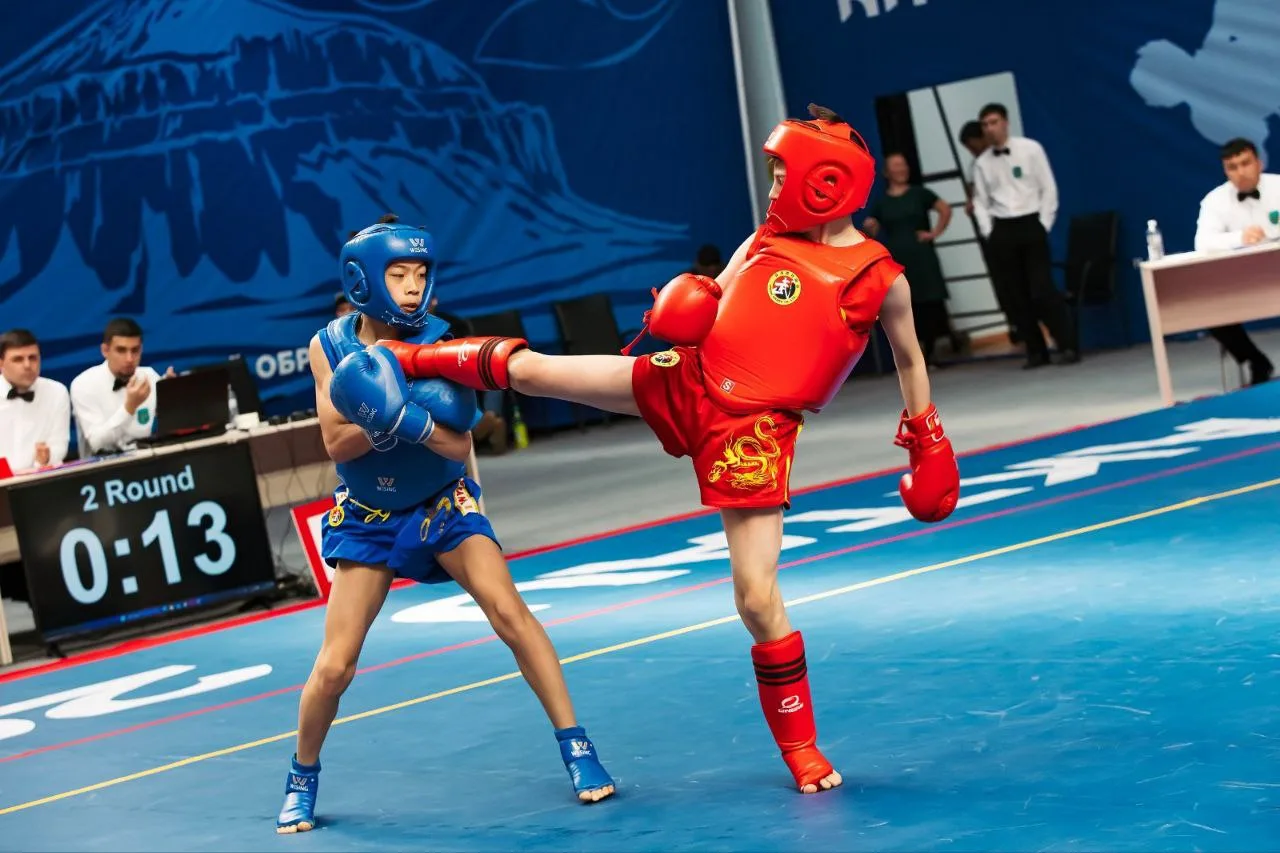 Символика ЧРК на боковой разметке мата