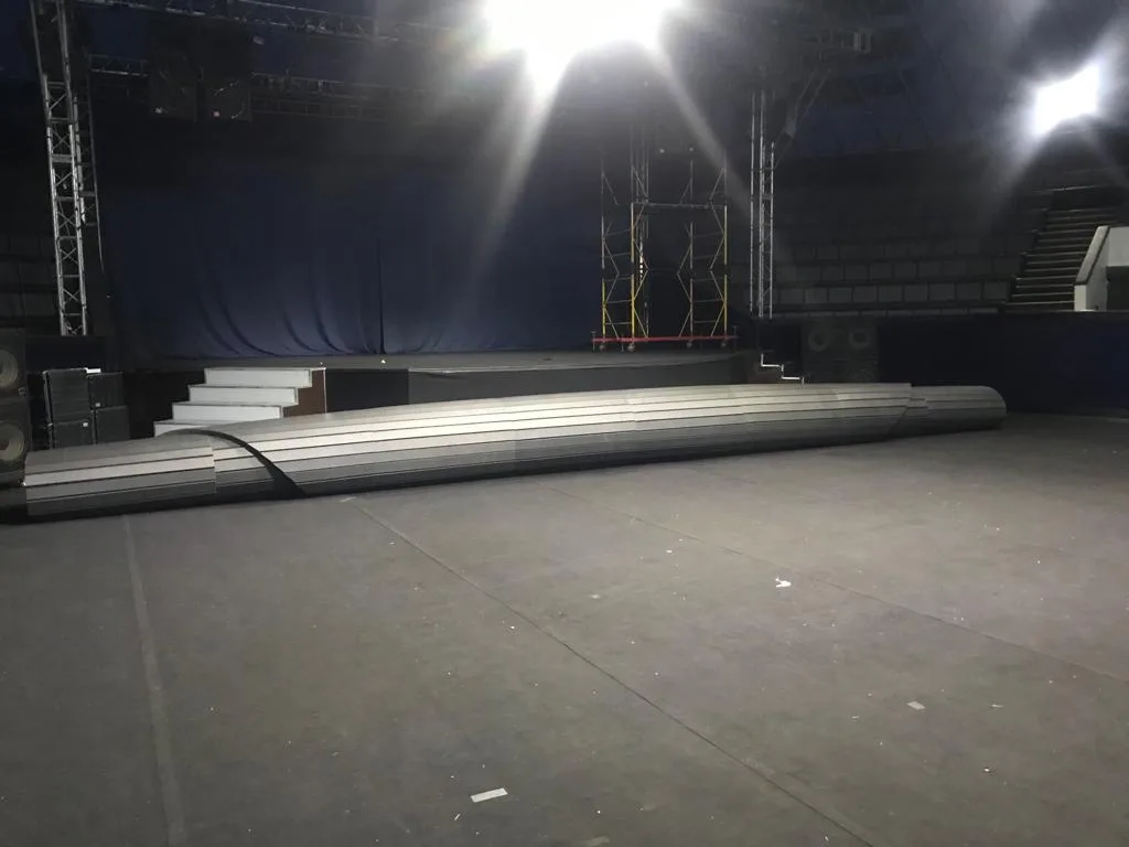 Угловой стык со сваркой EVA-пены и ПВХ-ткани