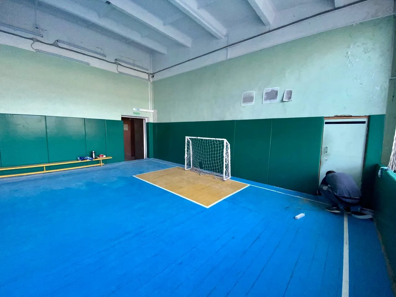 Спортзал №2 СК Торпедо после завершения монтажа стеновых протекторов