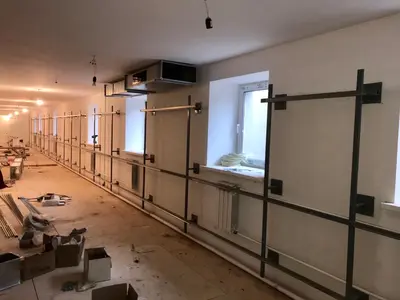 Металлические каркасы для крепления стеновых протекторов в зале борьбы УОР №1